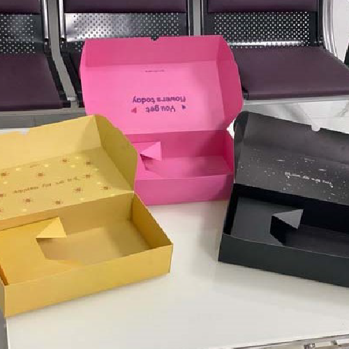 علب مطبوعة مخصصة بجودة عالية في الرياض