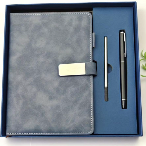 علبة قرطاسية تحتوي على أقلام ودفتر وملاحظات مطبوعة بجودة عالية في الرياض